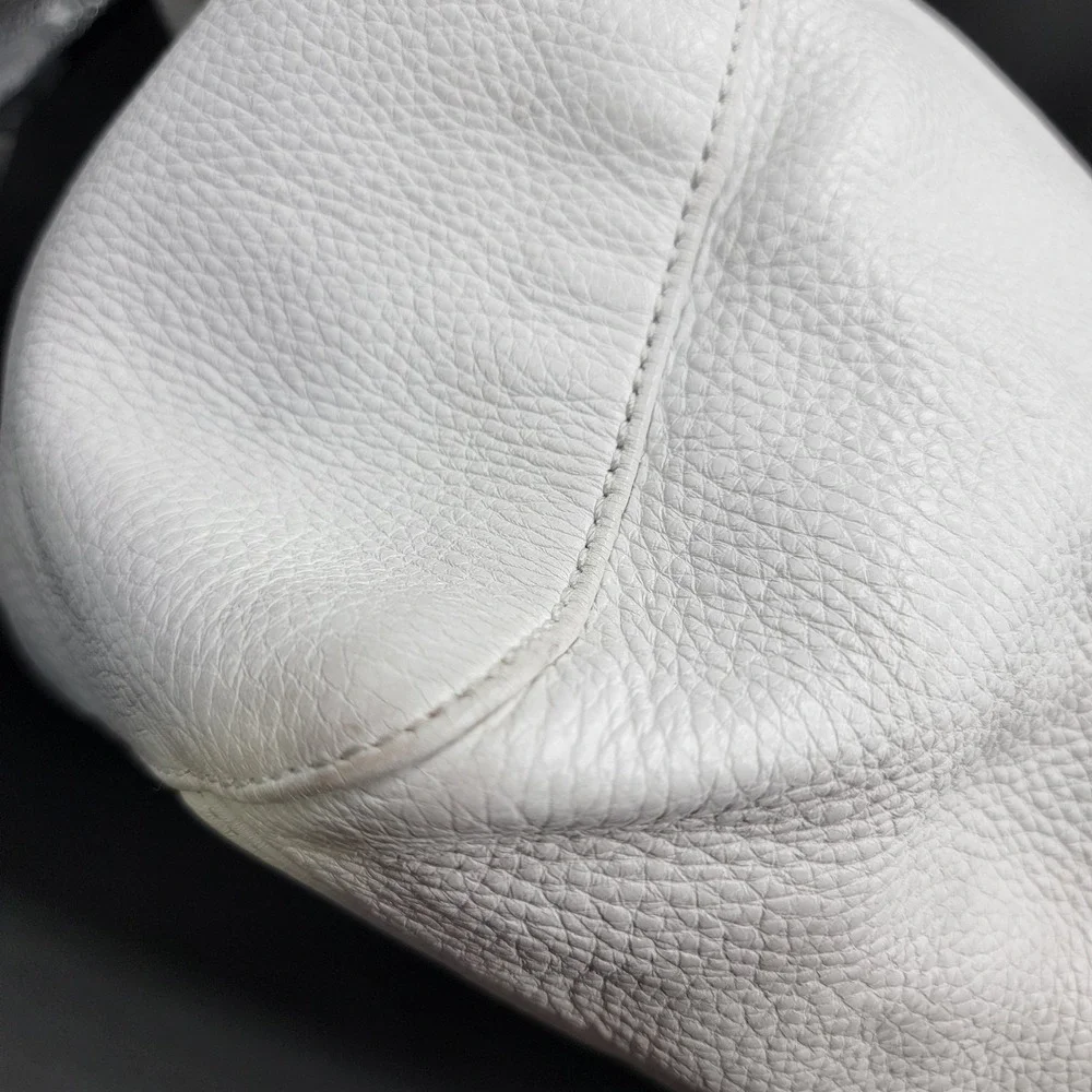Donald J Pliner Large White Pebble Leather Slouch Hobo Shoulder Bag Lined